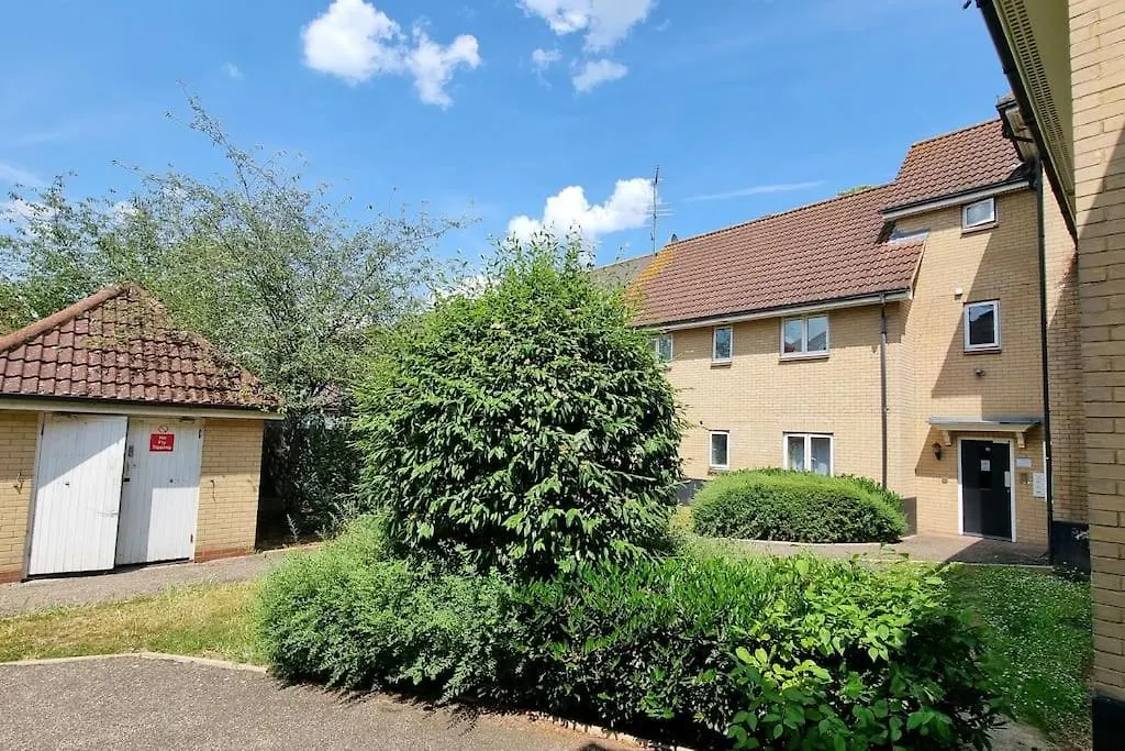 Specious Parkview Apartment, 4 Mins Walk To Underground Ilford United Kingdom