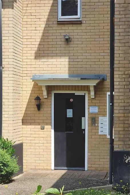 Apartment Specious Parkview Apartment, 4 Mins Walk To Underground Ilford United Kingdom